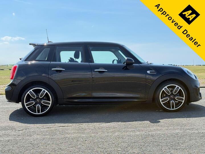 MINI HATCH 1.5 Cooper Euro 6 (s/s) 5dr