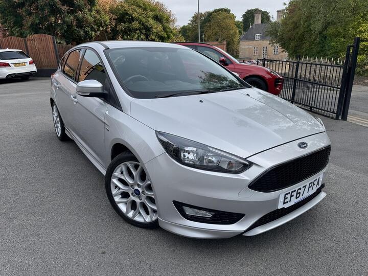 Ford Focus 1.0T EcoBoost ST-Line Euro 6 (s/s) 5dr
