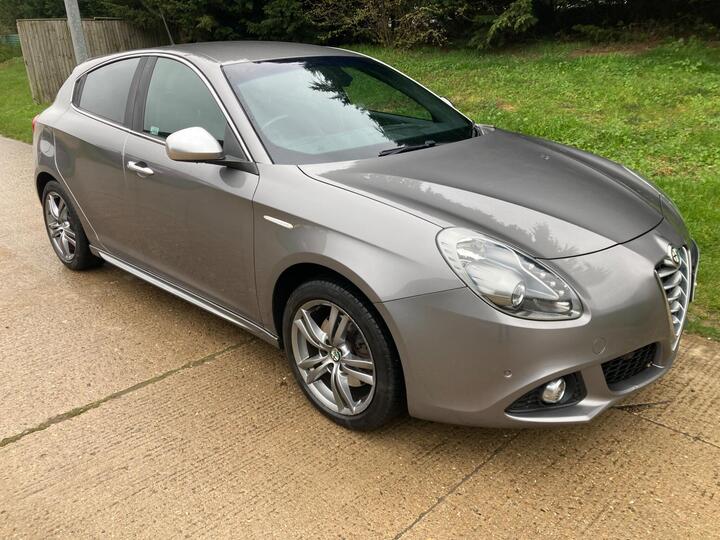 Alfa Romeo Giulietta 2.0 JTDM-2 Exclusive Euro 5 (s/s) 5dr