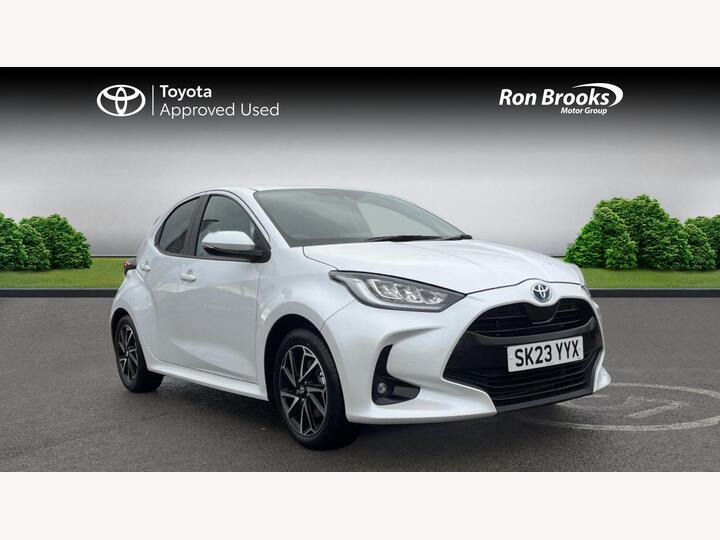 Toyota Yaris 1.5 VVT-h Design E-CVT Euro 6 (s/s) 5dr Toyota Yaris 1.5 VVT-h Design E-CVT Euro 6 (s/s) 5dr