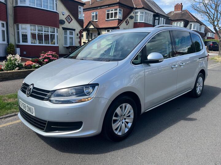 Volkswagen Sharan 1.4 TSI SE DSG Euro 6 (s/s) 5dr Volkswagen Sharan 1.4 TSI SE DSG Euro 6 (s/s) 5dr