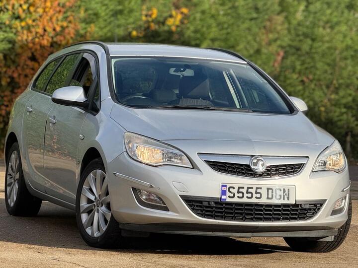 Vauxhall Astra 1.4 16V Exclusiv Sports Tourer Euro 5 5dr Vauxhall Astra 1.4 16V Exclusiv Sports Tourer Euro 5 5dr