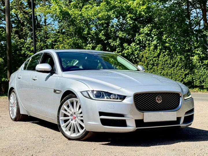 Jaguar XE 2.0d Portfolio Auto AWD Euro 6 (s/s) 4dr