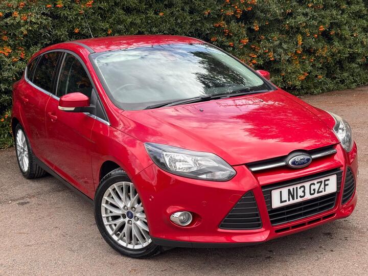 Ford Focus 1.0T EcoBoost Zetec Euro 5 (s/s) 5dr