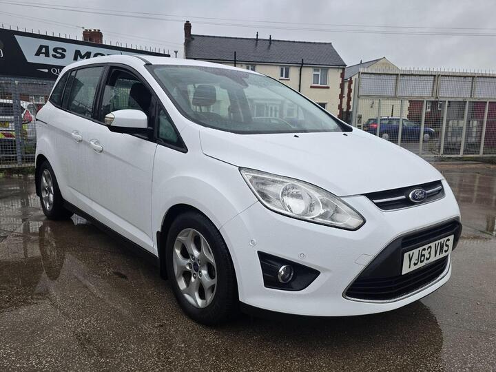 Ford Grand C-Max 1.0T EcoBoost Zetec Euro 5 (s/s) 5dr Ford Grand C-Max 1.0T EcoBoost Zetec Euro 5 (s/s) 5dr