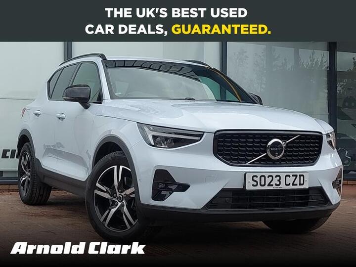Volvo XC40 2.0 B3 MHEV Plus Dark DCT Auto Euro 6 (s/s) 5dr