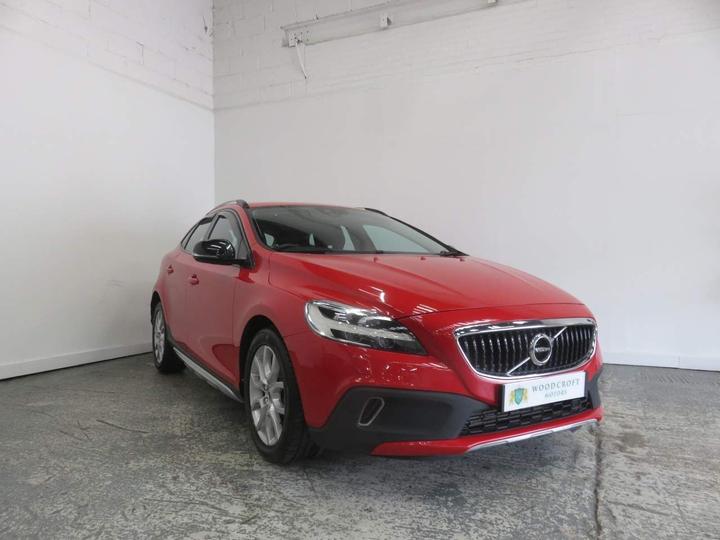 Volvo V40 Cross Country 2.0 D3 Pro Euro 6 (s/s) 5dr