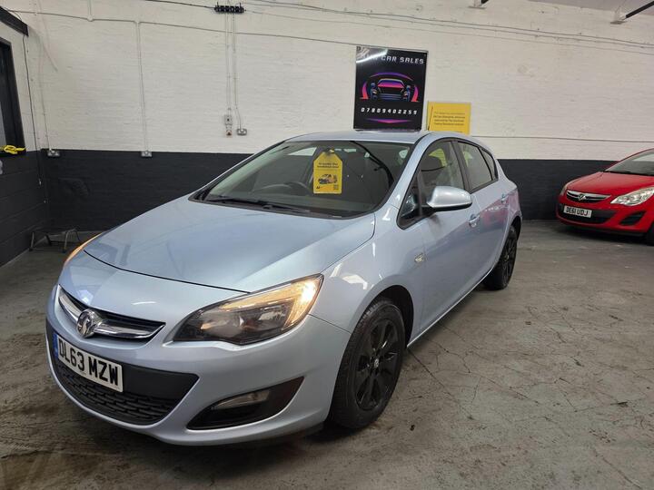 Vauxhall Astra 1.4 16v Design Euro 5 5dr Vauxhall Astra 1.4 16v Design Euro 5 5dr