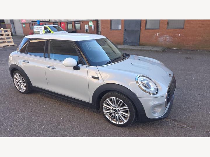 MINI Hatch 1.5 Cooper D Euro 6 (s/s) 5dr