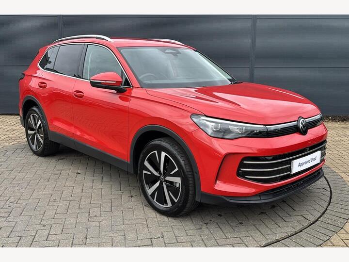 Volkswagen Tiguan 1.5 TSI EHybrid 19.7kWh Elegance DSG Euro 6 (s/s) 5dr Volkswagen Tiguan 1.5 TSI EHybrid 19.7kWh Elegance DSG Euro 6 (s/s) 5dr