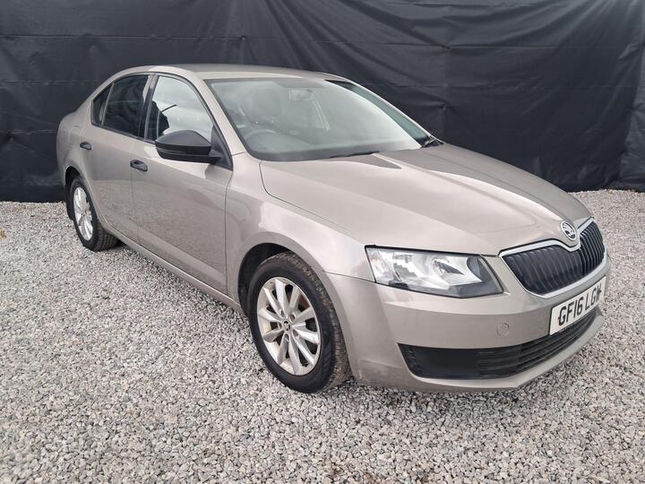 Skoda Octavia 1.6 TDI S Euro 6 (s/s) 5dr Skoda Octavia 1.6 TDI S Euro 6 (s/s) 5dr