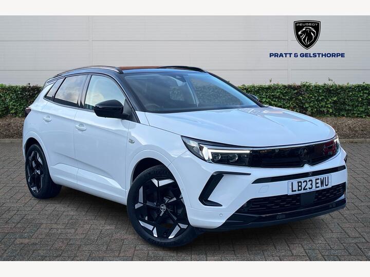 Vauxhall Grandland 1.6 14.2kWh GSe Auto AWD Euro 6 (s/s) 5dr