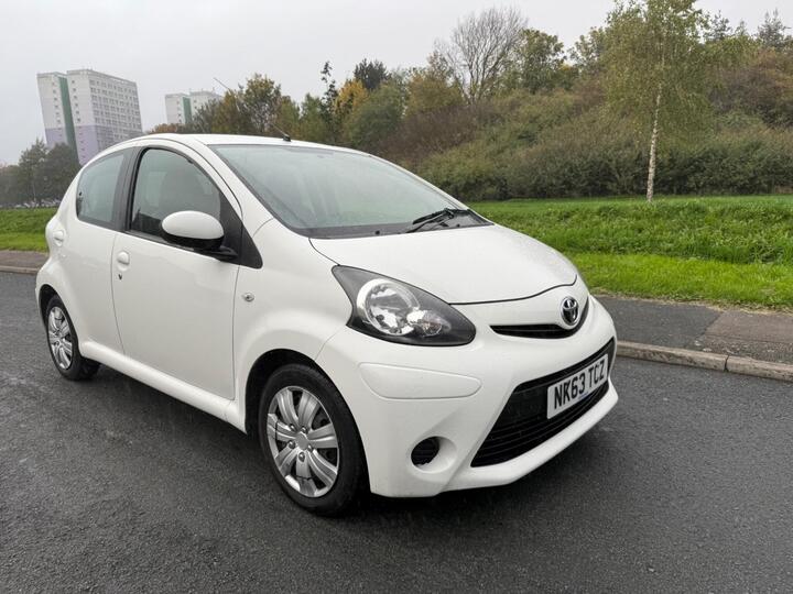 Toyota AYGO 1.0 VVT-i Move Euro 5 5dr