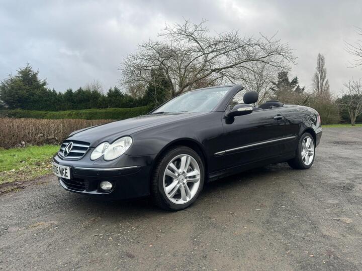 Mercedes-Benz CLK 3.5 CLK350 Avantgarde Cabriolet 7G-Tronic 2dr Mercedes-Benz CLK 3.5 CLK350 Avantgarde Cabriolet 7G-Tronic 2dr