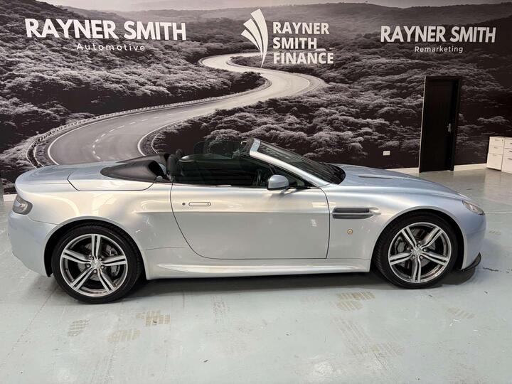 Aston Martin VANTAGE 4.3 Vantage V8 Auto 2dr