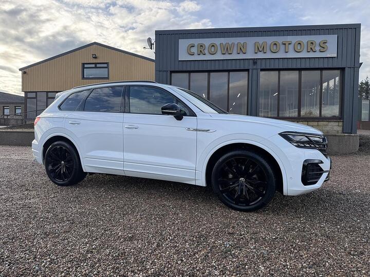 Volkswagen Touareg 3.0 TDI V6 Black Edition Tiptronic 4Motion Euro 6 (s/s) 5dr Volkswagen Touareg 3.0 TDI V6 Black Edition Tiptronic 4Motion Euro 6 (s/s) 5dr