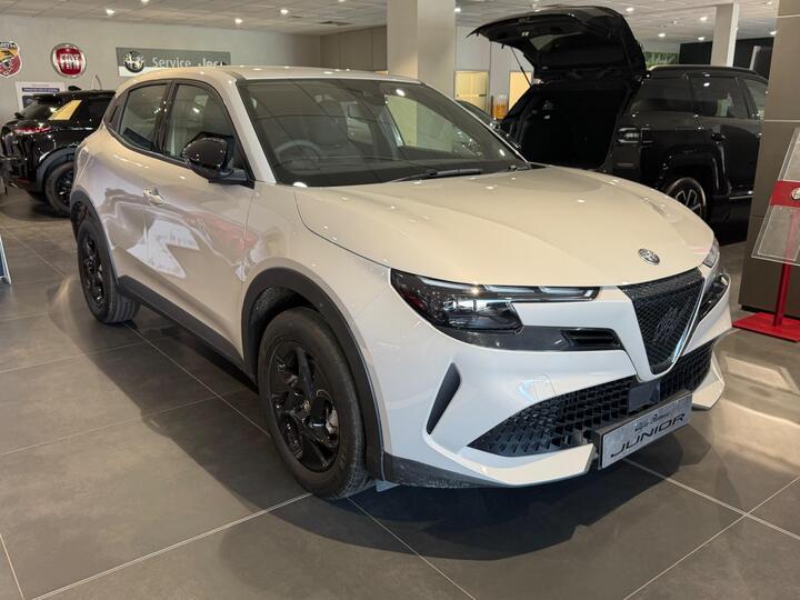 Alfa Romeo Junior 1.2 MHEV Ibrida E-DCT Euro 6 (s/s) 5dr