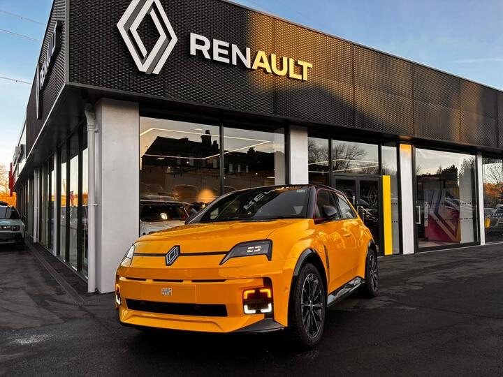 Renault 5 E-Tech Electric Comfort Range 52kWh Iconic Five+ Auto 5dr