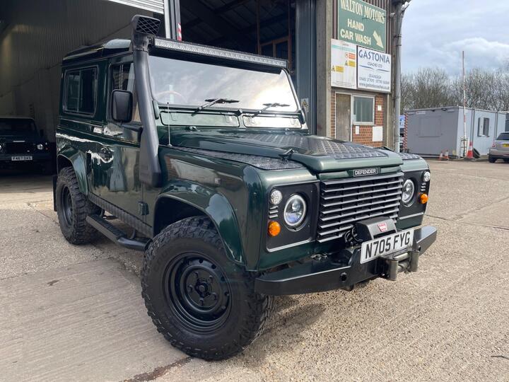 Land Rover Defender 90 2.5 TDi Hard Top Station Wagon 3dr