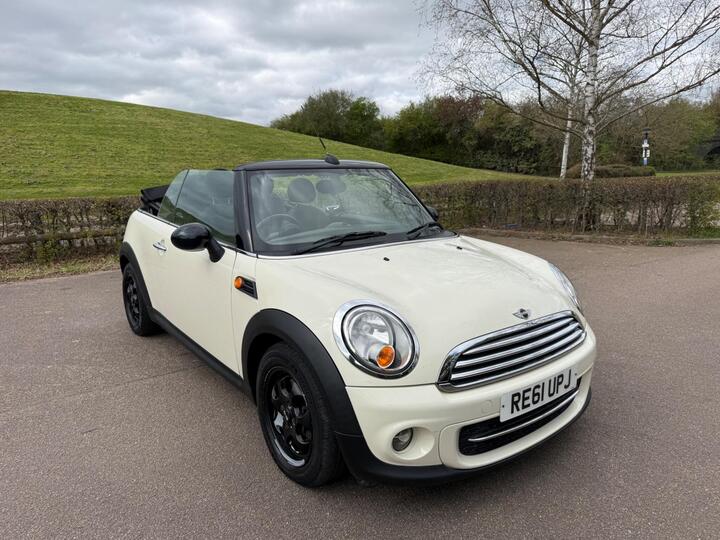 MINI Convertible 2.0 Cooper D Auto Euro 5 2dr