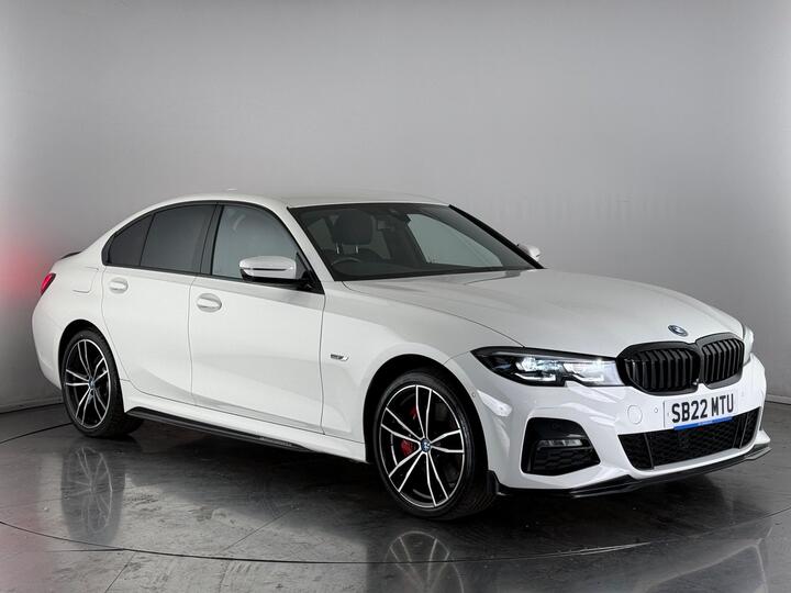 BMW 3 Series 2.0 330e 12kWh M Sport Auto XDrive Euro 6 (s/s) 4dr BMW 3 Series 2.0 330e 12kWh M Sport Auto XDrive Euro 6 (s/s) 4dr
