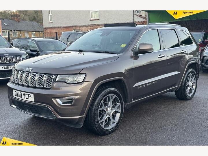 Jeep Grand Cherokee 3.0 V6 MultiJetII Overland Auto 4WD Euro 6 (s/s) 5dr Jeep Grand Cherokee 3.0 V6 MultiJetII Overland Auto 4WD Euro 6 (s/s) 5dr