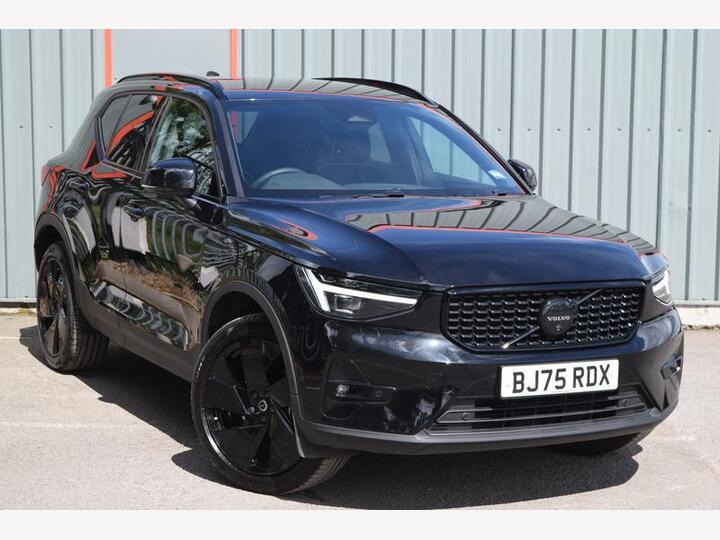 Volvo XC40 2.0 B4 MHEV Plus Black Edition DCT Auto Euro 6 (s/s) 5dr