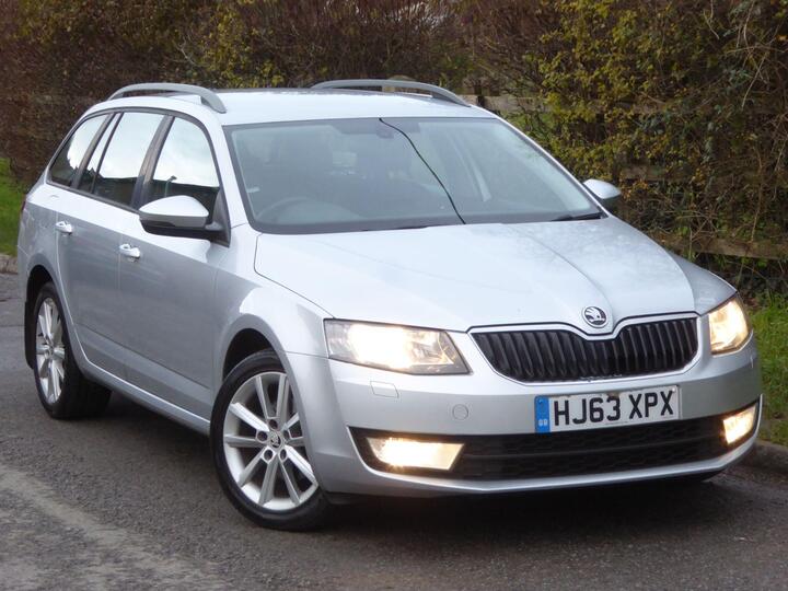 Skoda Octavia 2.0 TDI Elegance Euro 5 (s/s) 5dr Skoda Octavia 2.0 TDI Elegance Euro 5 (s/s) 5dr