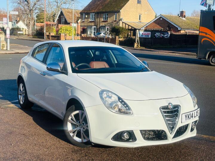 Alfa Romeo Giulietta 1.6 JTDM-2 Distinctive Euro 5 (s/s) 5dr