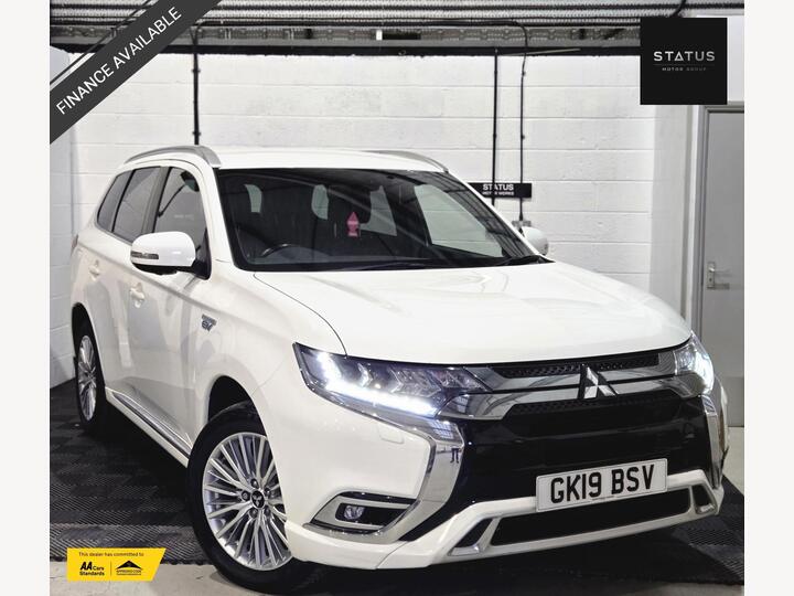 Mitsubishi Outlander 2.4h TwinMotor 13.8kWh 4h CVT 4WD Euro 6 (s/s) 5dr Mitsubishi Outlander 2.4h TwinMotor 13.8kWh 4h CVT 4WD Euro 6 (s/s) 5dr