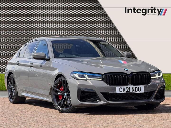 BMW 5 SERIES 4.4 M550i V8 Steptronic XDrive Euro 6 (s/s) 4dr