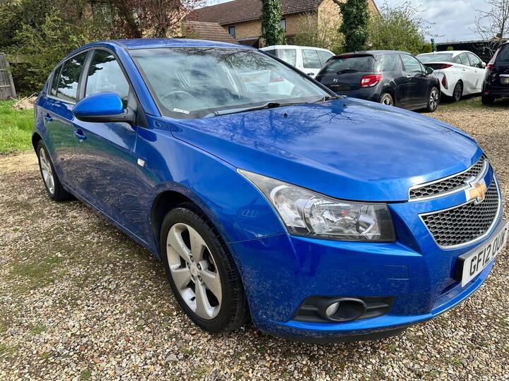 Chevrolet Cruze 1.8 LTZ Auto Euro 5 5dr Chevrolet Cruze 1.8 LTZ Auto Euro 5 5dr