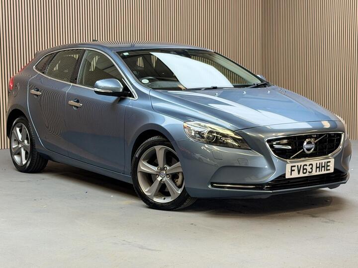 Volvo V40 1.6 T4 SE Nav Hatchback 5dr Petrol Powershift Euro 5 (s/s) (180 Ps)