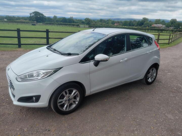 Ford Fiesta 1.25 Zetec Euro 6 5dr