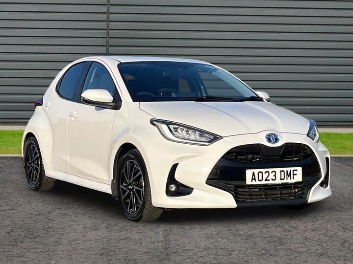 Toyota Yaris 1.5 VVT-h Design E-CVT Euro 6 (s/s) 5dr