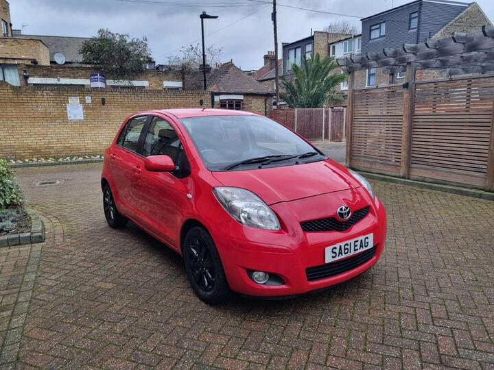 Toyota Yaris 1.33 Dual VVT-i T Spirit Euro 5 (s/s) 5dr