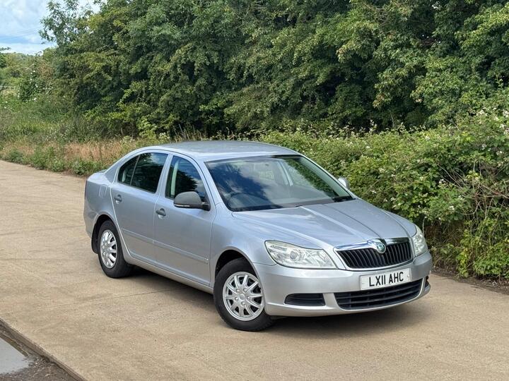 Skoda Octavia 1.6 TDI S Euro 5 5dr Skoda Octavia 1.6 TDI S Euro 5 5dr