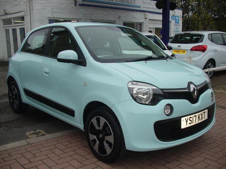 Renault Twingo 1.0 SCe Play Euro 6 5dr Renault Twingo 1.0 SCe Play Euro 6 5dr