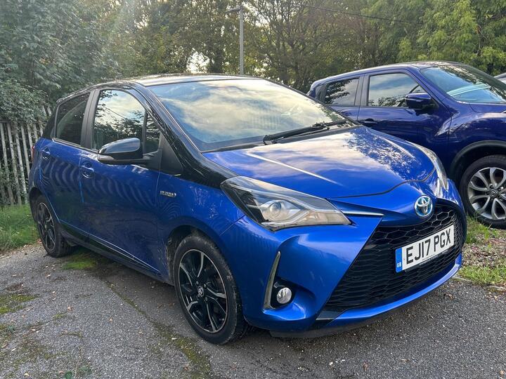 Toyota Yaris 1.5 VVT-h Blue Bi-Tone E-CVT Euro 6 (s/s) 5dr
