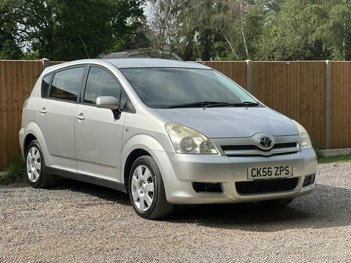 Toyota Corolla Verso 1.8 VVT-i T2 5dr Toyota Corolla Verso 1.8 VVT-i T2 5dr