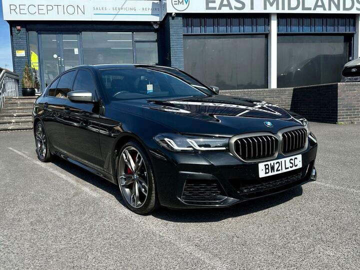 BMW 5 SERIES 4.4 M550i V8 Steptronic XDrive Euro 6 (s/s) 4dr