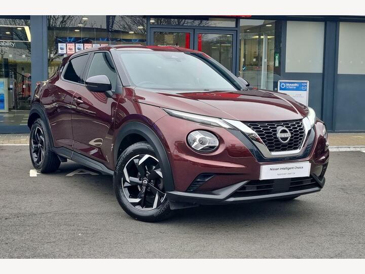 Nissan Juke 1.0 DIG-T N-Connecta Euro 6 (s/s) 5dr Nissan Juke 1.0 DIG-T N-Connecta Euro 6 (s/s) 5dr