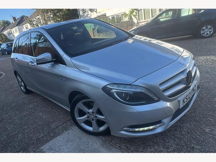 Mercedes-Benz B Class 1.6 B180 BlueEfficiency Sport 7G-DCT Euro 5 (s/s) 5dr
