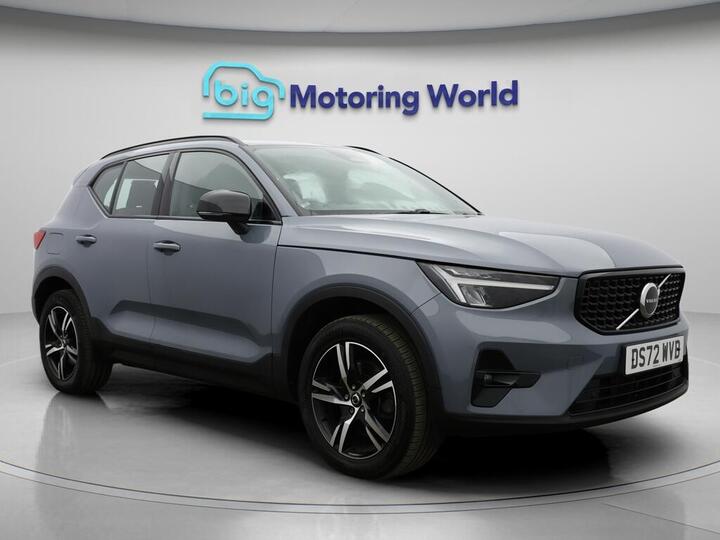 Volvo XC40 2.0 B3 MHEV Plus Dark DCT Auto Euro 6 (s/s) 5dr