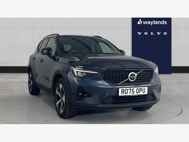 Volvo XC40 2.0 B4 MHEV Plus Dark DCT Auto Euro 6 (s/s) 5dr