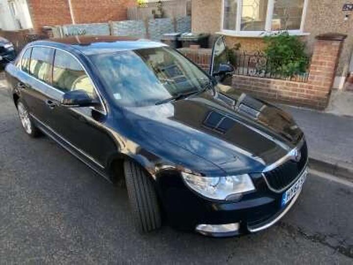 Skoda Superb 2.0 TDI Elegance DSG Euro 5 5dr