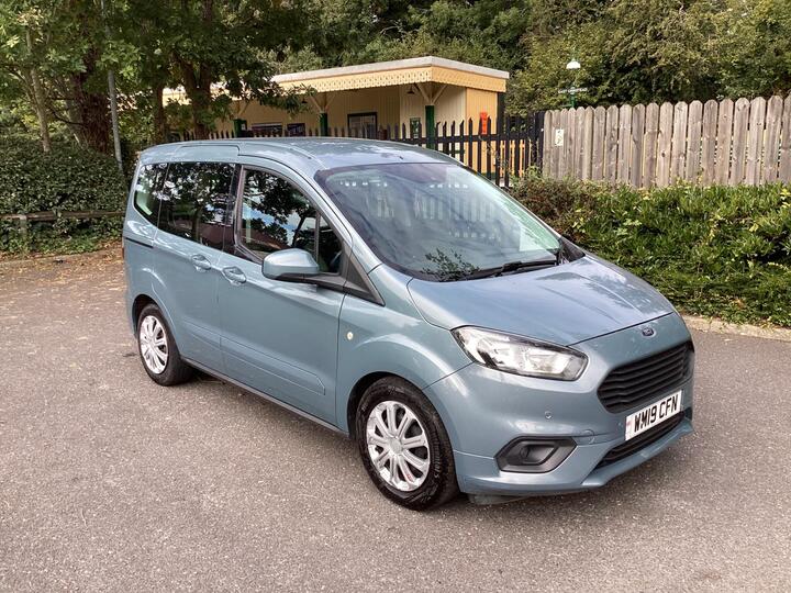 Ford Tourneo Courier 1.0 EcoBoost Zetec Euro 6 5dr Ford Tourneo Courier 1.0 EcoBoost Zetec Euro 6 5dr