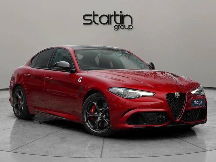 Alfa Romeo Giulia 2.9 V6 Bi-Turbo Quadrifoglio Auto Euro 6 (s/s) 4dr Alfa Romeo Giulia 2.9 V6 Bi-Turbo Quadrifoglio Auto Euro 6 (s/s) 4dr