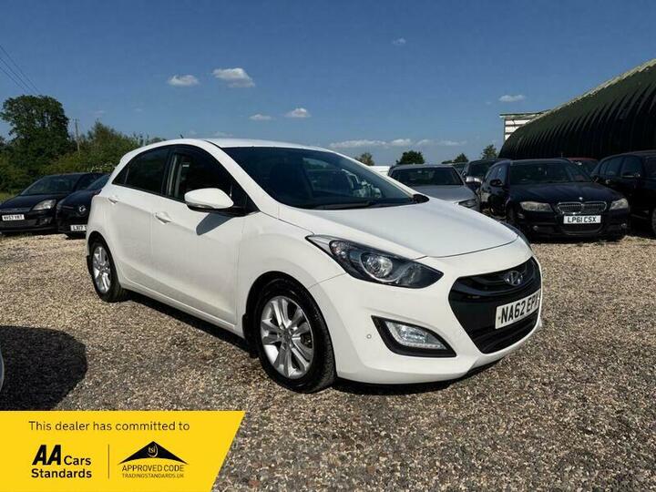 Hyundai I30 1.6 CRDi Blue Drive Style Euro 5 (s/s) 5dr Hyundai I30 1.6 CRDi Blue Drive Style Euro 5 (s/s) 5dr