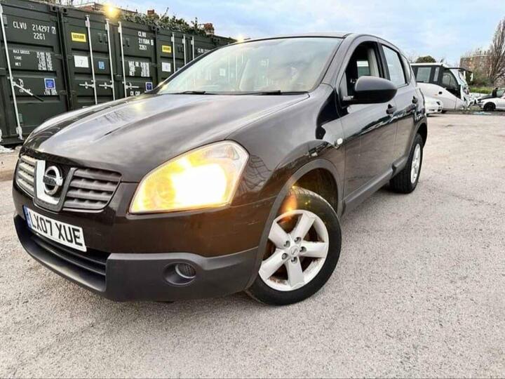 Nissan Qashqai 2.0 Visia CVT 2WD 5dr